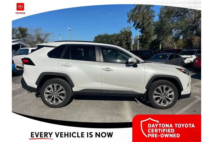 $33000 : Toyota RAV4 2024 XLE Premium image 2