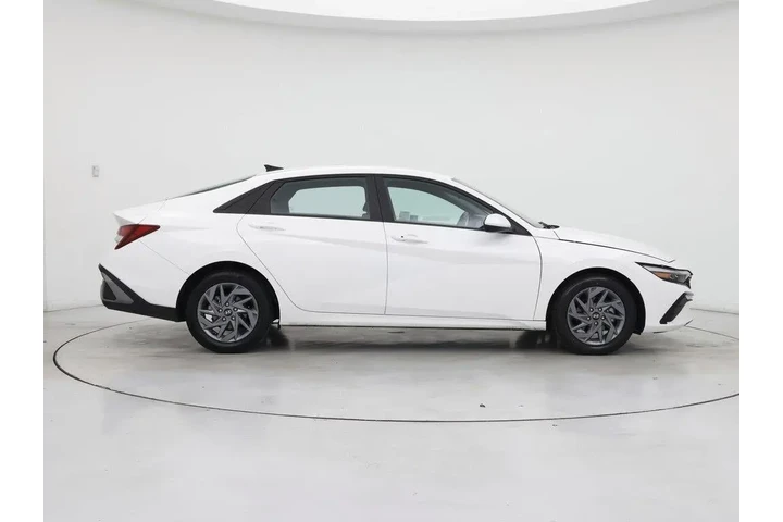 $20998 : Hyundai ELANTRA 2024 SEL 4dr image 7