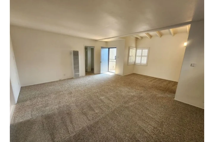 $1900 : Stove, Large master bedroom image 2