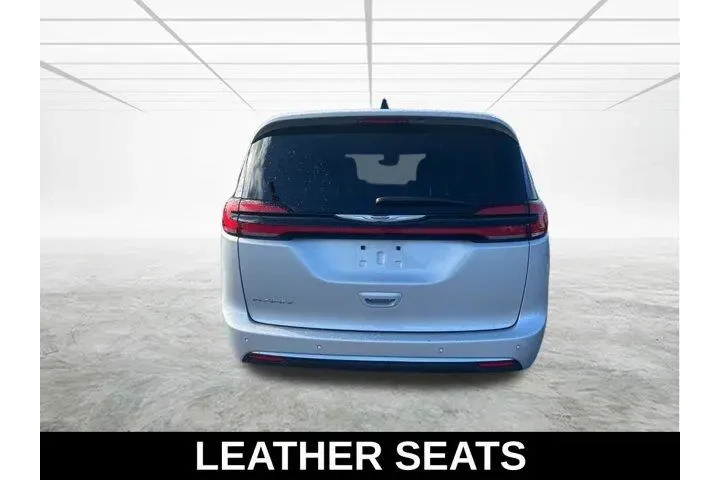 $22969 : Chrysler Pacifica 2024 Touri image 6