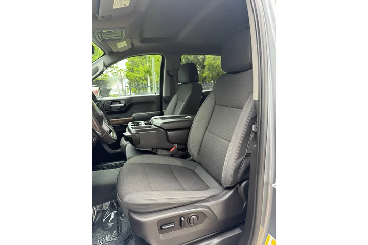 $27500 : *Chevrolet Silverado LT 4X4* image 3