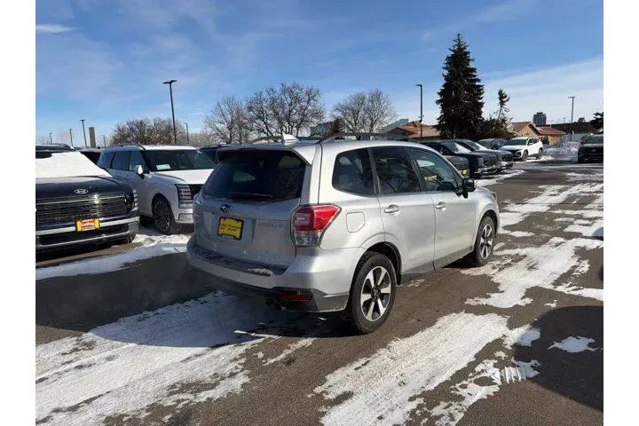 $18500 : Subaru Forester 2018 AWD 2.5 image 2