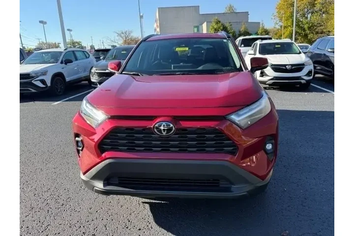 $33000 : Toyota RAV4 2022 AWD XLE Pre image 3