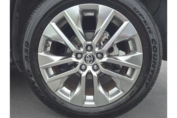 $24995 : Toyota RAV4 2019 XLE Premium image 6