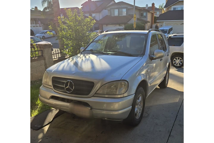 $2200 : 2001 Mercedez Benz ML320 $2200 image 1