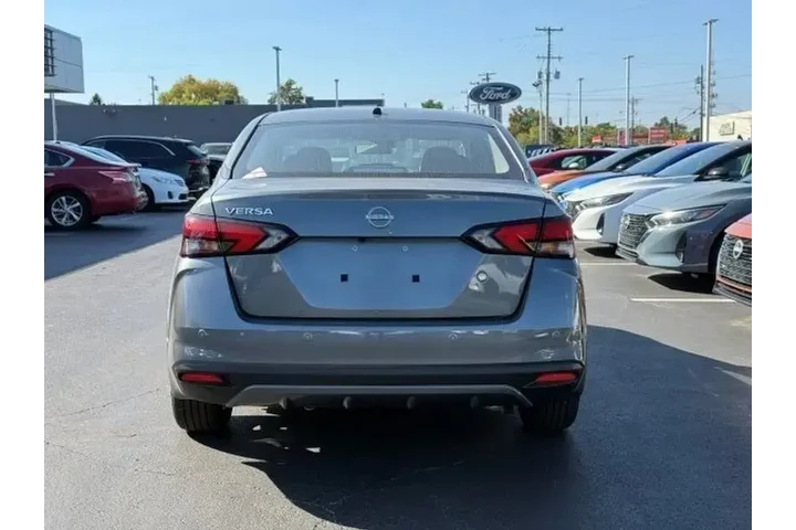 $17995 : Nissan Versa 2025 S 4dr Seda image 9