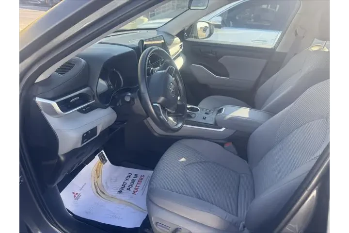 $35999 : Toyota Highlander 2023 L 4dr image 8