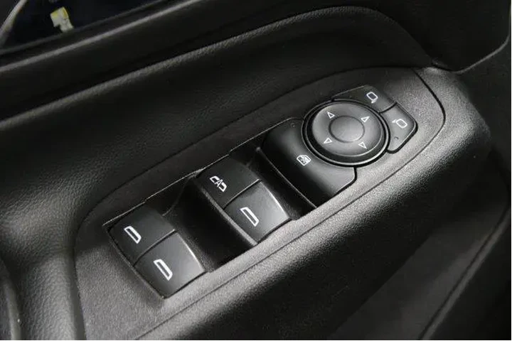 $12959 : Chevrolet Equinox 2019 4x4 L image 4