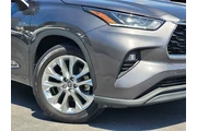 $37799 : Gold Certified2022 Highlander thumbnail