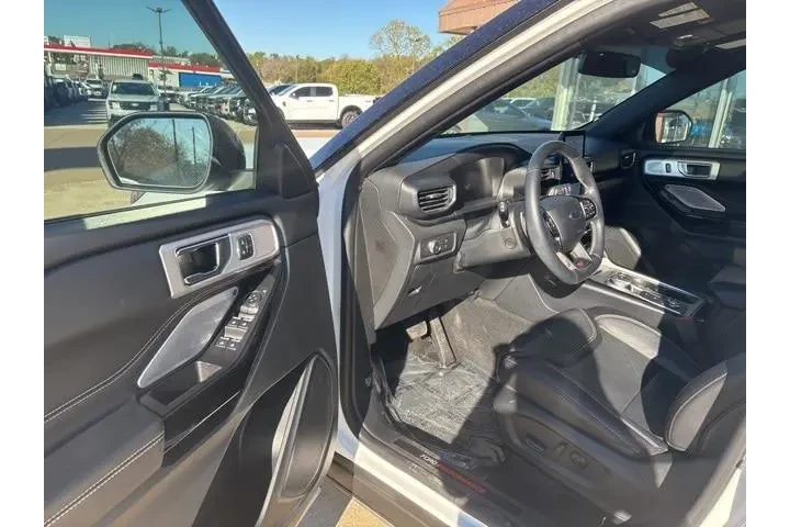 $28995 : Ford Explorer 2021 AWD ST 4d image 9