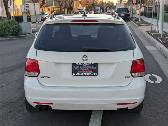 $9988 : 2012 Jetta SportWagen TDI image 7