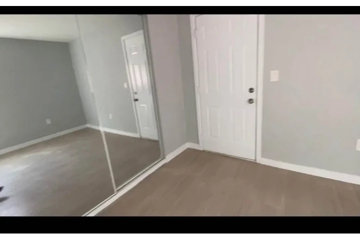 $780 : Cuarto en renta image 3