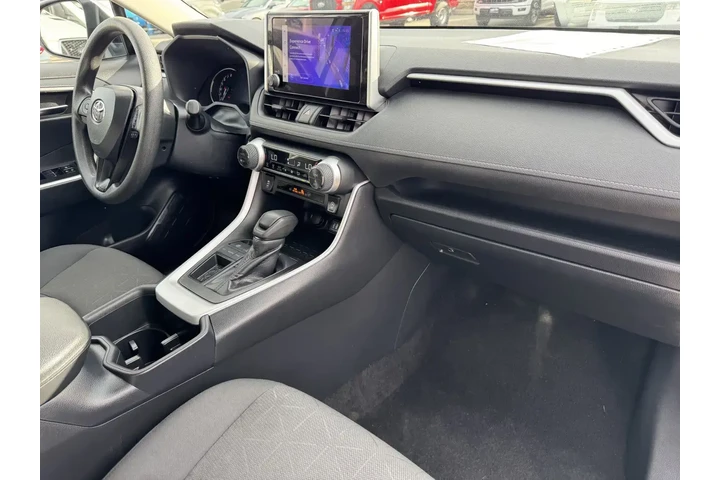 $24687 : Toyota RAV4 2024 XLE 4dr SUV image 5