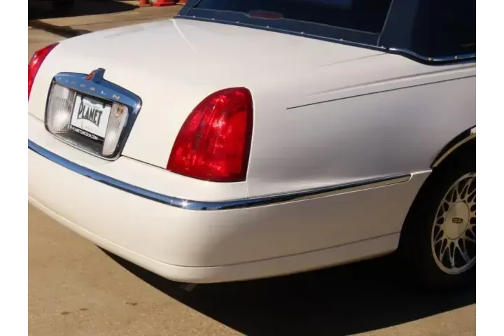 $12911 : Lincoln Town Car 2000 Signat image 10