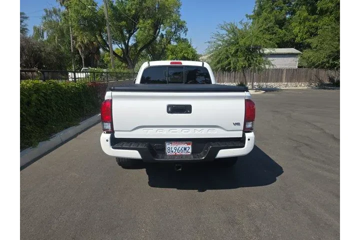 $34995 : Toyota Tacoma 2018 4x4 TRD O image 4