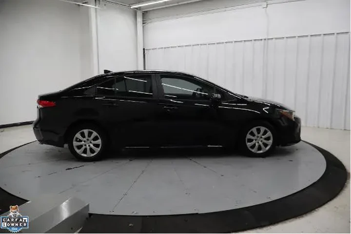 $19995 : Toyota Corolla 2023 LE 4dr S image 2