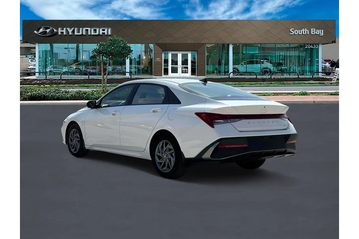 $24998 : Hyundai ELANTRA Hybrid 2025 image 5