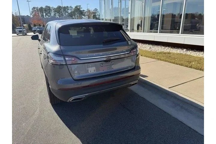 $37459 : Lincoln Nautilus 2022 AWD Re image 7