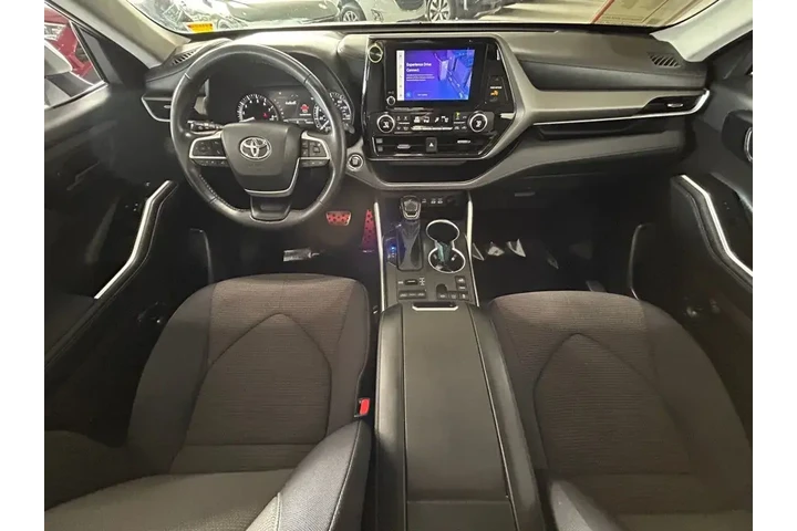 $32555 : Toyota Highlander 2023 AWD L image 10