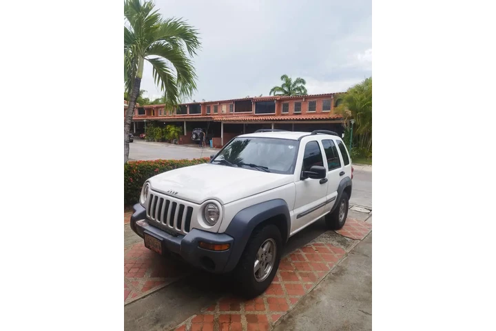 $7700 : Jeep Cherokee image 1