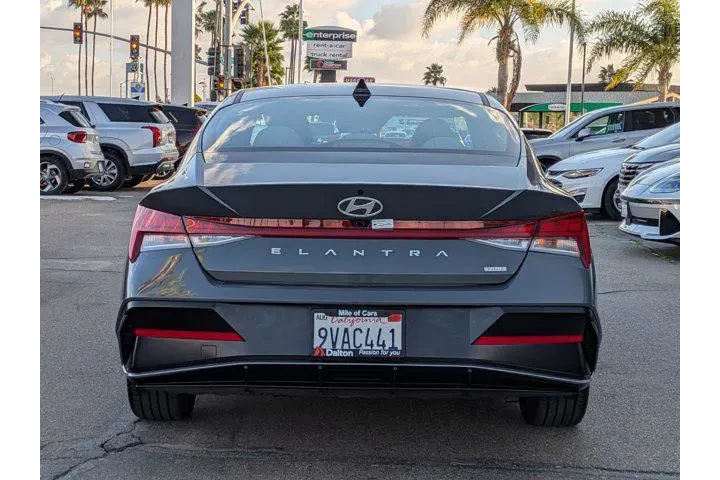 $28277 : Hyundai ELANTRA Hybrid 2025 image 3