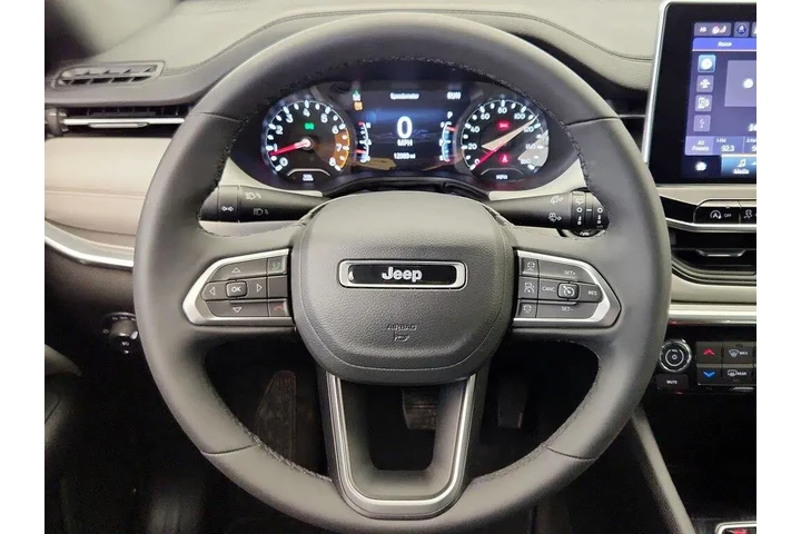 $25998 : Jeep Compass 2023 4x4 Limite image 10