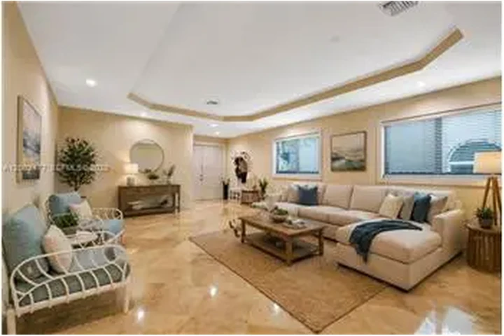 $9900 : Rental property with 3 bedro image 5