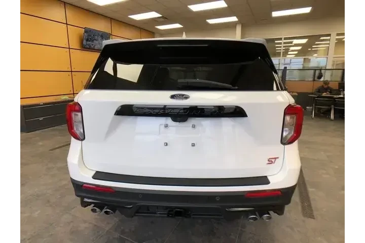 $27988 : Ford Explorer 2021 AWD ST 4d image 6