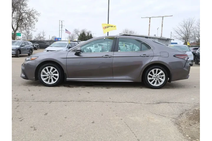 $22177 : Toyota Camry 2023 SE 4dr Sed image 5
