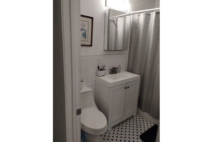 $900 : SE RENTA CUARTO image 2