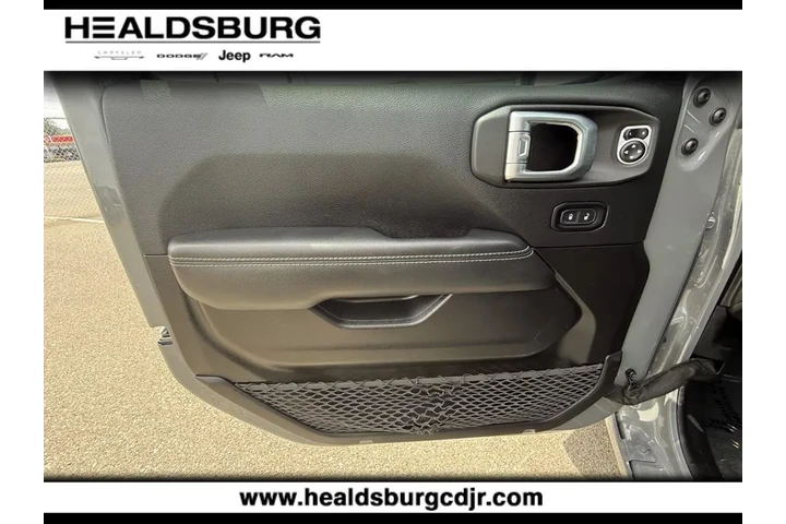 $28997 : Jeep Wrangler 2023 4x4 Sahar image 10