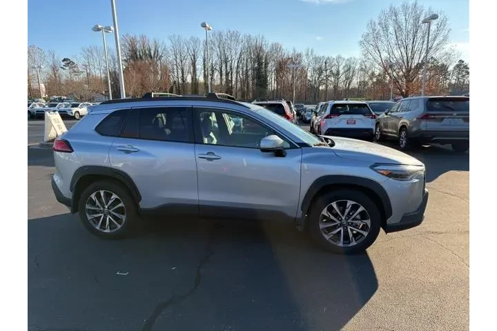 $26120 : Toyota Corolla Cross 2023 AW image 5