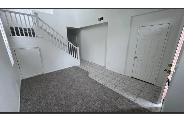 $1250 : 3  dormitorios y dos image 4