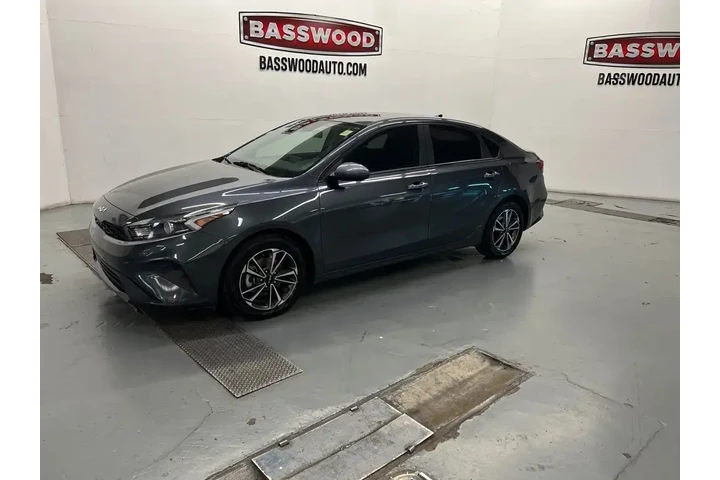 $15299 : Kia Forte 2022 FE 4dr Sedan image 1