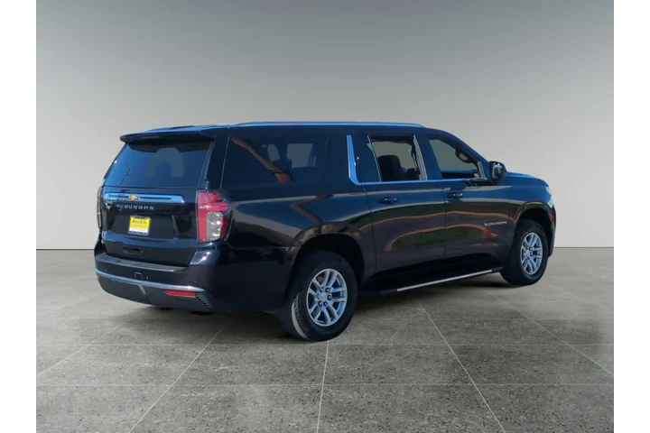 Chevrolet Suburban 2024 4x4 image 5