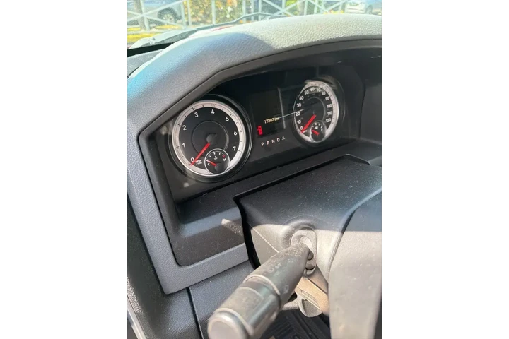 $8000 : Ram 1500 2015 4x2 Big Horn 4 image 10