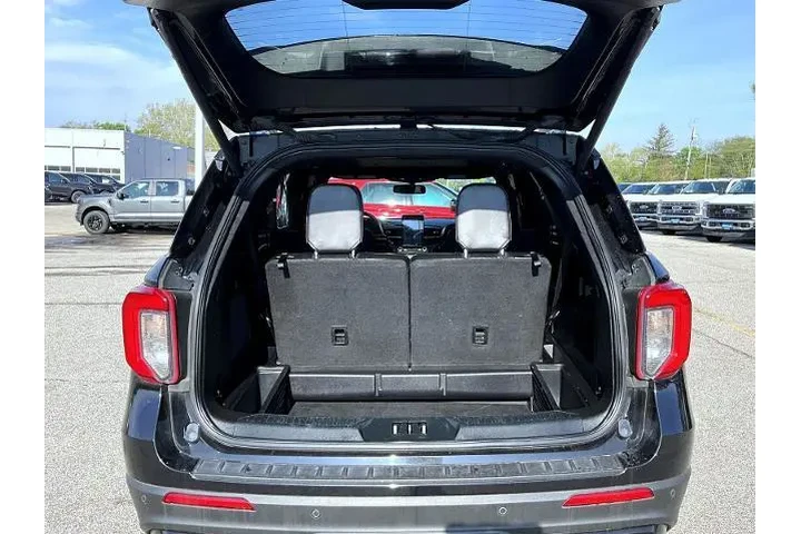$29495 : Ford Explorer 2020 AWD ST 4d image 9