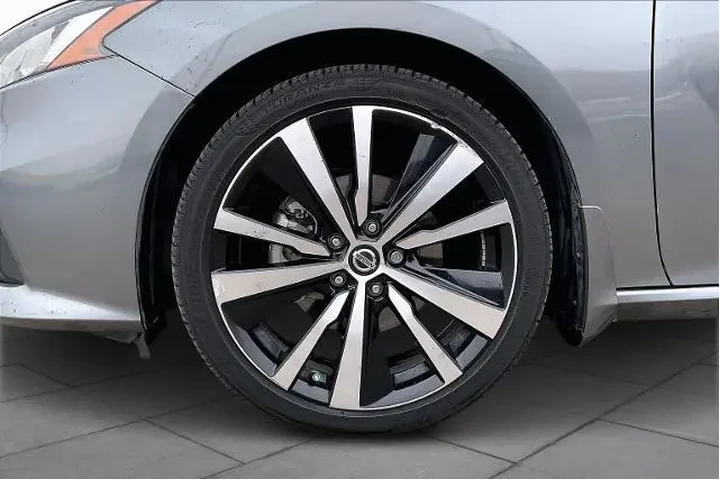 $19994 : Nissan Altima 2022 2.5 SR 4d image 10