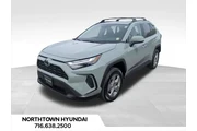 Toyota RAV4 2022 AWD XLE 4dr