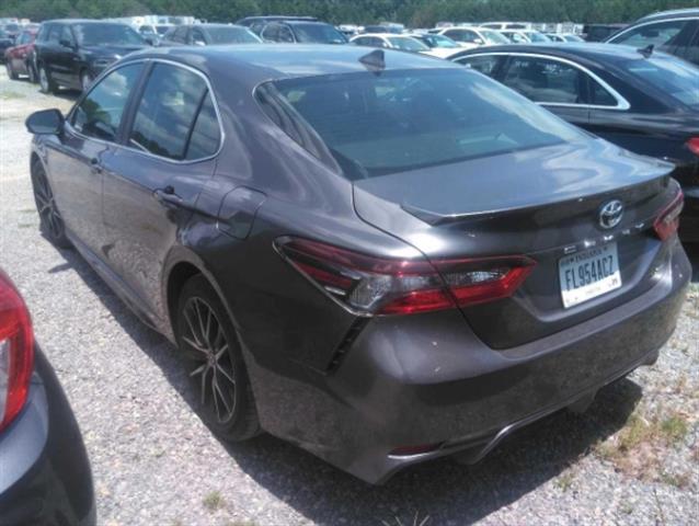 $23991 : PRE-OWNED 2022 TOYOTA CAMRY SE image 6