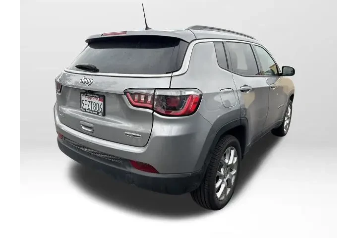 $22413 : Jeep Compass 2023 4x4 Latitu image 4