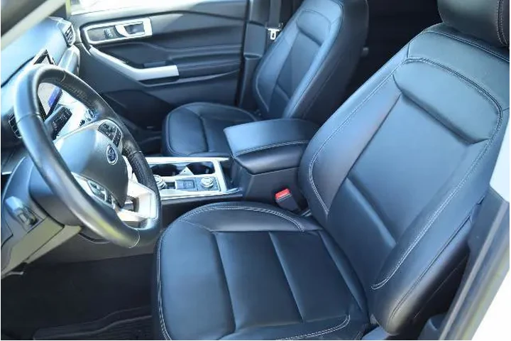 $30990 : Ford Explorer 2022 AWD XLT 4 image 10