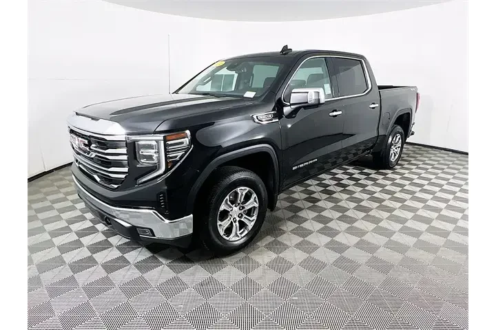 $39500 : GMC Sierra 1500 2024 4x4 SLT image 3