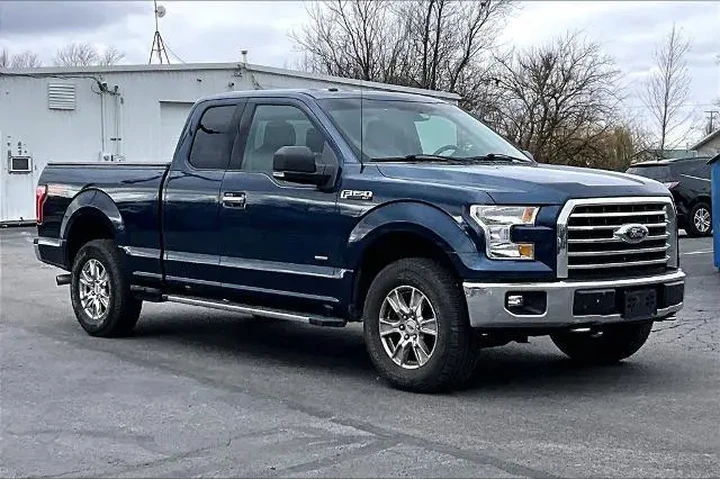 $23333 : Ford F-150 2015 4x4 XLT 4dr image 1