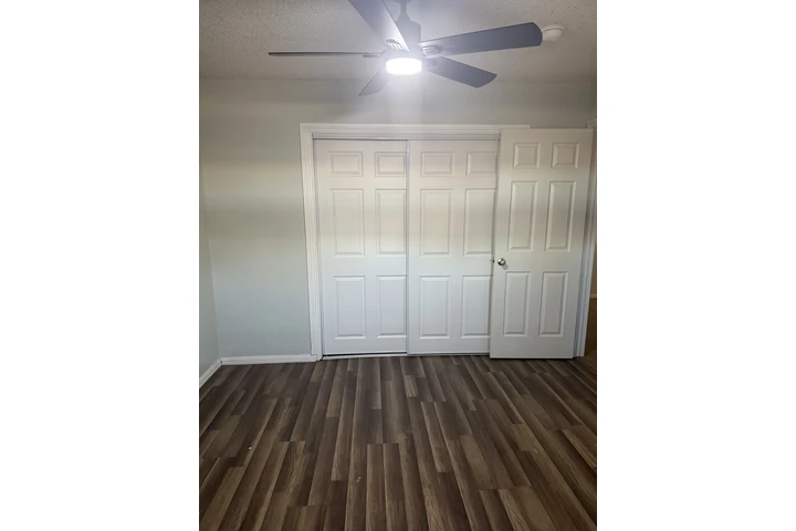 $1200 : Se Renta cuarto para compartir image 3