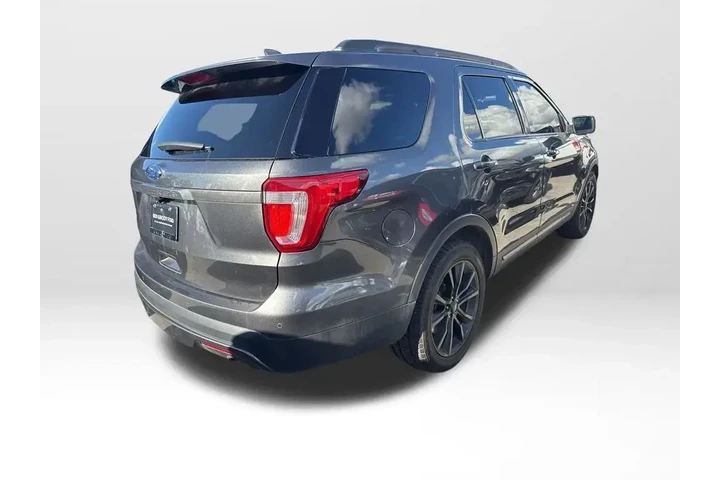 $18541 : Ford Explorer 2017 XLT 4dr S image 5