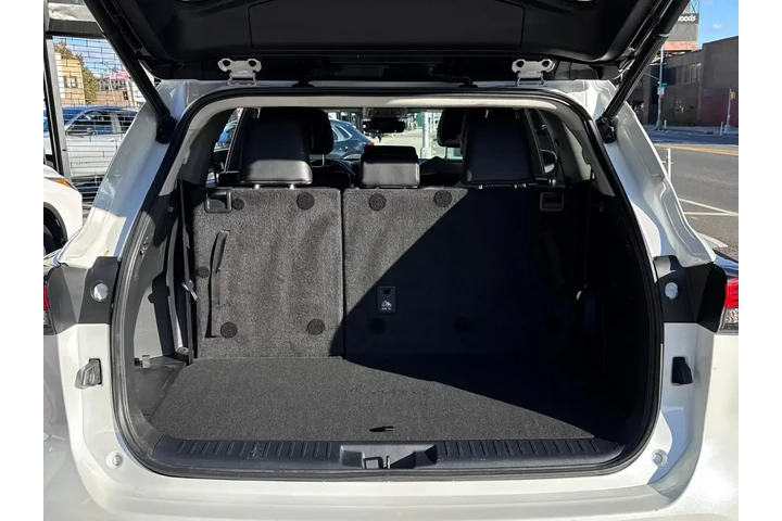 $33895 : Toyota Highlander Hybrid 202 image 8