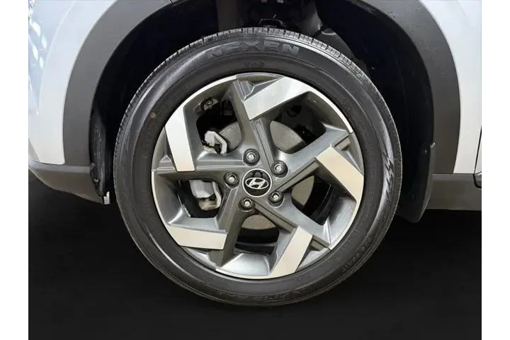 $17610 : Hyundai VENUE 2023 SEL 4dr C image 10