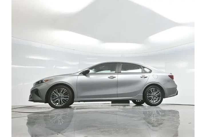 $18145 : Kia Forte 2023 GT-Line 4dr S image 7