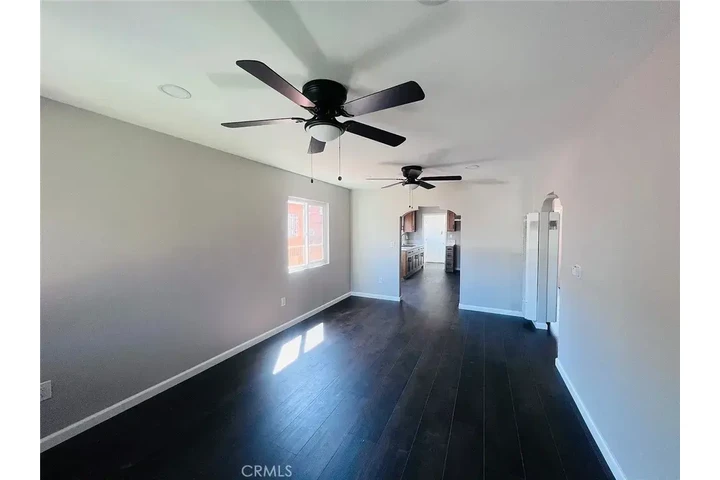 $1550 : Huntington Park - 3 Bed / 1 image 4